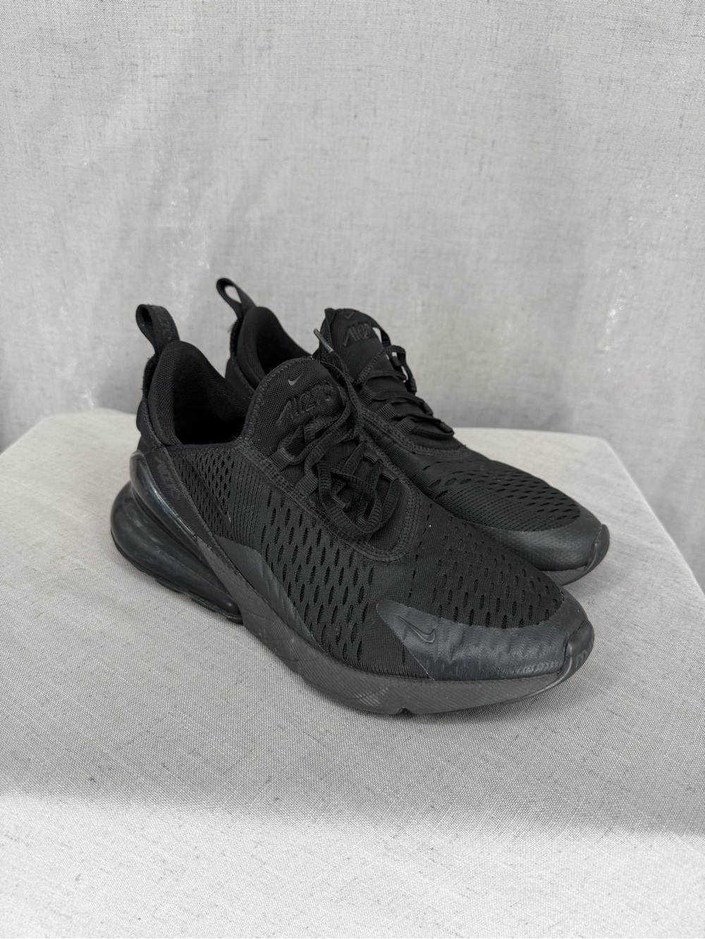 Nike Air Max 270 Triple Black Blackout kids 7Y Running Gym